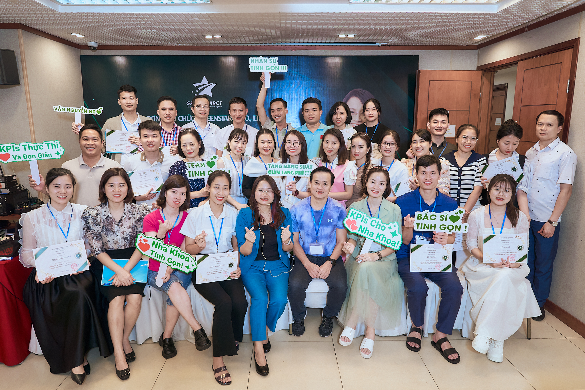 Đội ngũ học viên trong chương trình quản trị nha khoa GreenStarCT