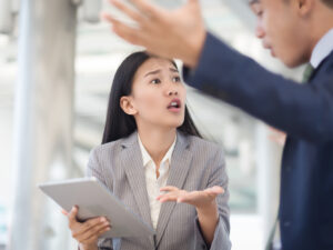 Đối phó với đồng nghiệp khó tính tại nơi làm việc